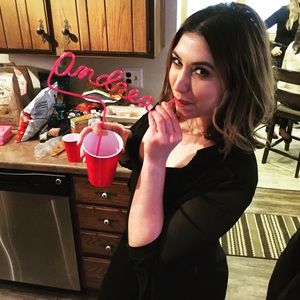 Meet your Posher, Andrea